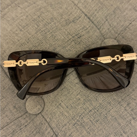 Coach Polarized Tortoise Sunglasses HC 8131 Brown Eye Gold✨Like New Retail $250 - Picture 2 of 8